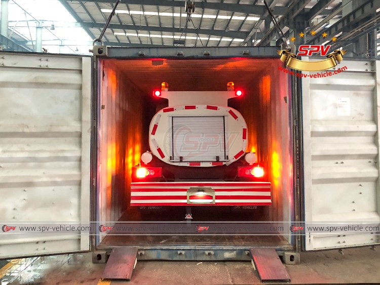 2,000 Litres Refueling Tank Truck JMC - Loading 2 2,000 Litres Refueling Tank Truck JMC - Loading 2